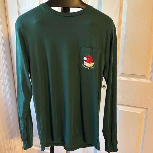 Vineyard Vines Other - Vineyard Vines Men's Green Long Sleeve Tee Holiday Santa Hat w/Lures Size Small